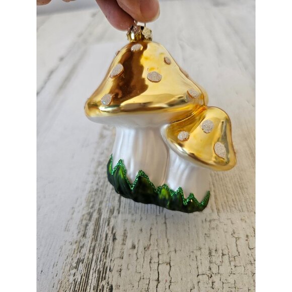 Vintage glass mushroom ornament yellow spotted Xmas tree fungi - Picture 2 of 8
